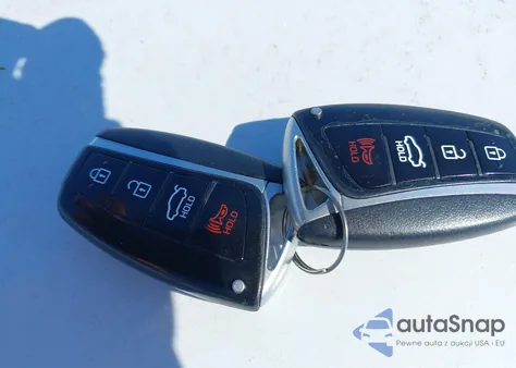 2015 Hyundai Genesis 3.8 z USA, uszkodzony, nr VIN KMHGN4JE0FU100839